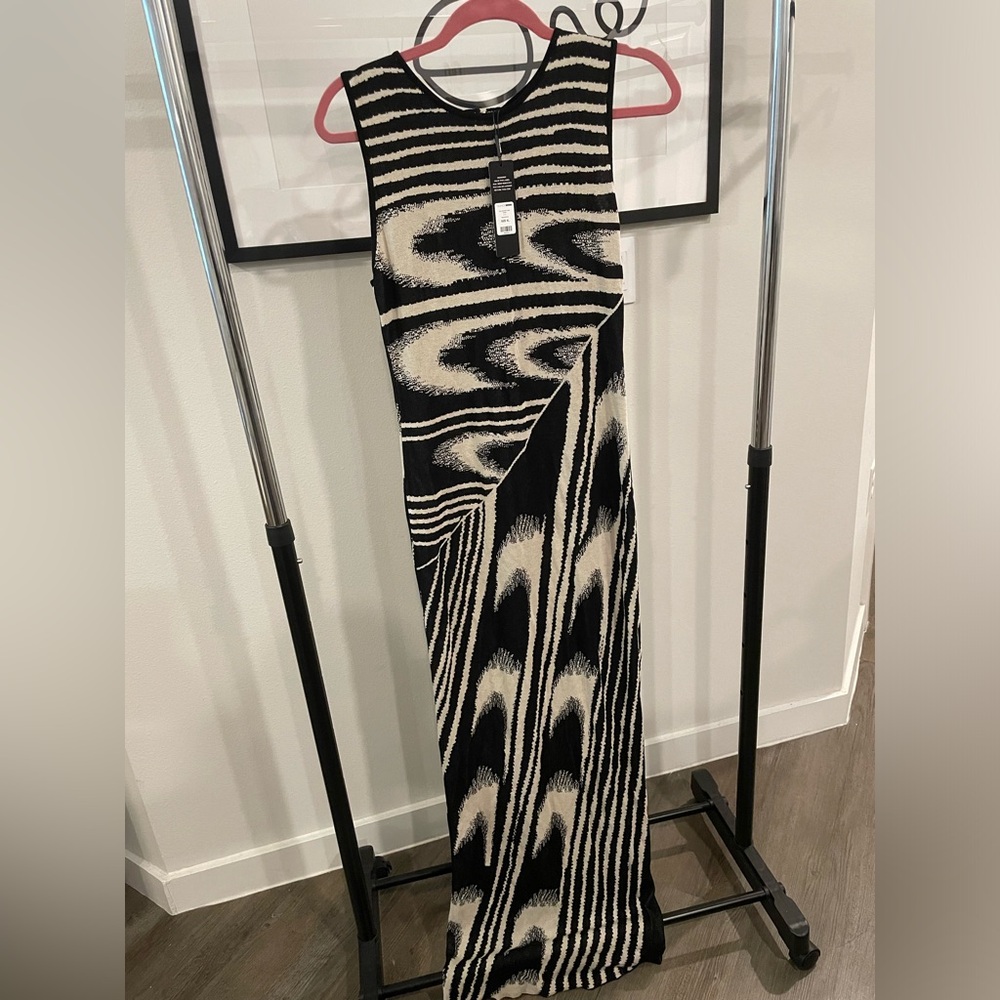 Fashion Nova Black and Cream Maxi Dress - Picture 4 of 9